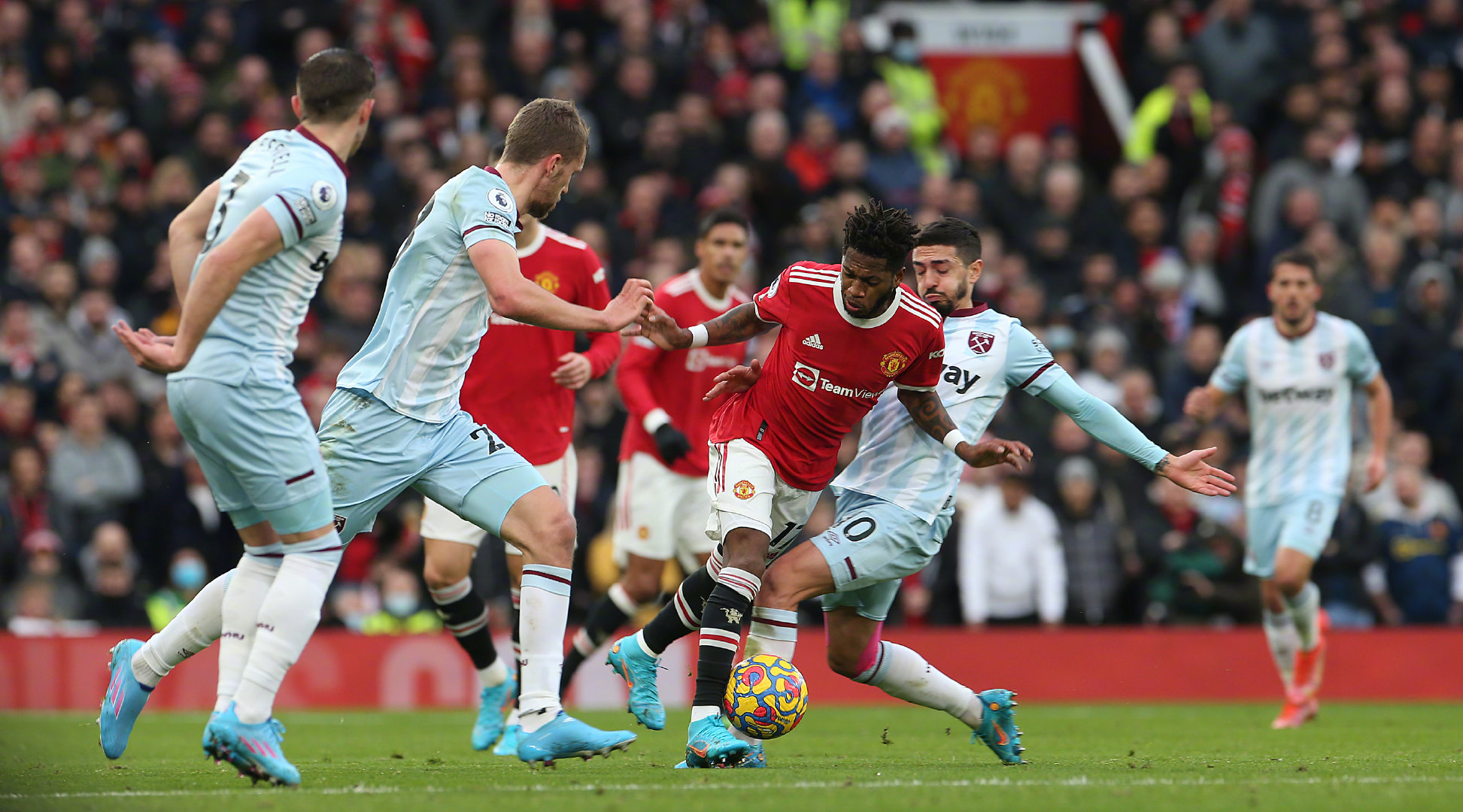 舉足輕重的 舉足輕重的