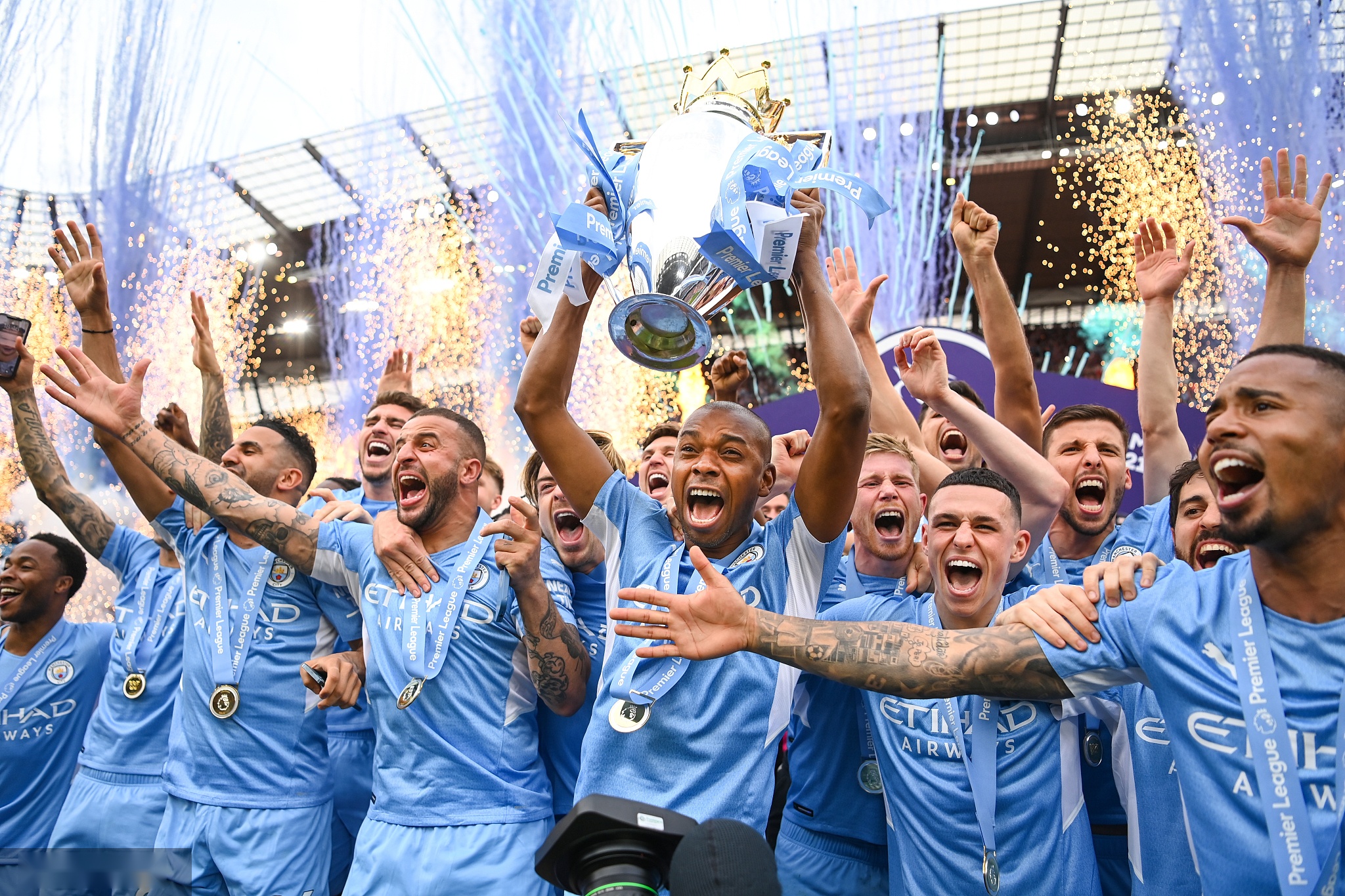 充满了悬念 充满了悬念